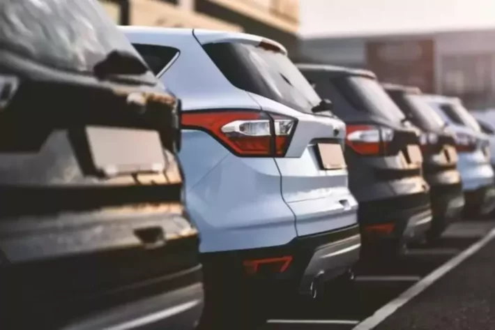 Carros (Foto: Alexfan32/Shutterstock)
