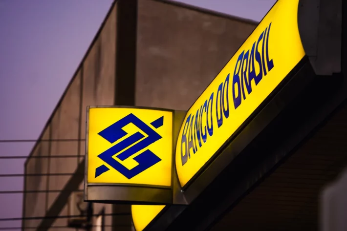 Em fevereiro, o Banco do Brasil (BBAS3) divulgou o calendário de pagamentos de dividendos e JCP de 2025 (Foto: Adobe Stock)